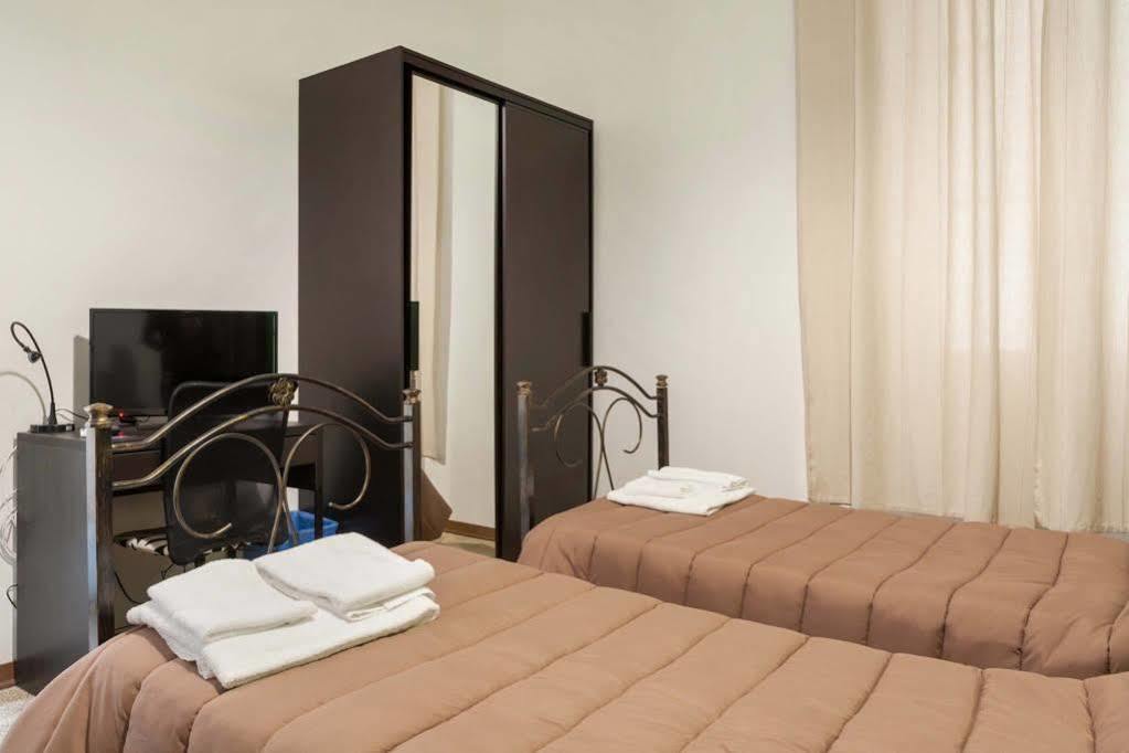 Tra L'Etna E Il Mare B&B Catania Luaran gambar